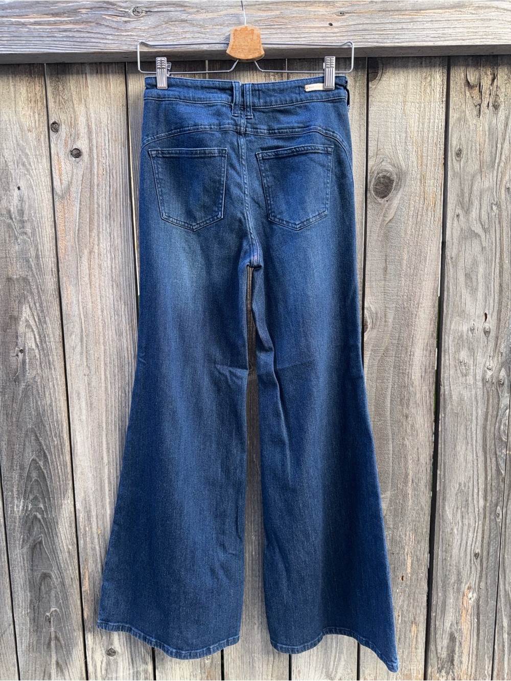 Pilcro Ultra High-Rise Slim Flare Jeans Size 26 - Picture 9 of 10